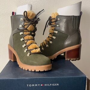 Tommy Hilfiger Women's Olive and Tan Lace-Up Boots
